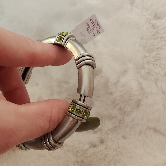 NWT Lia Sophia "Industry" Silver with yellow green cut crystal stretch bracelet - Picture 4 of 5